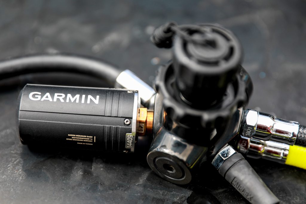 Garmin Descent T1 Tankpod an erster Stufe montiert