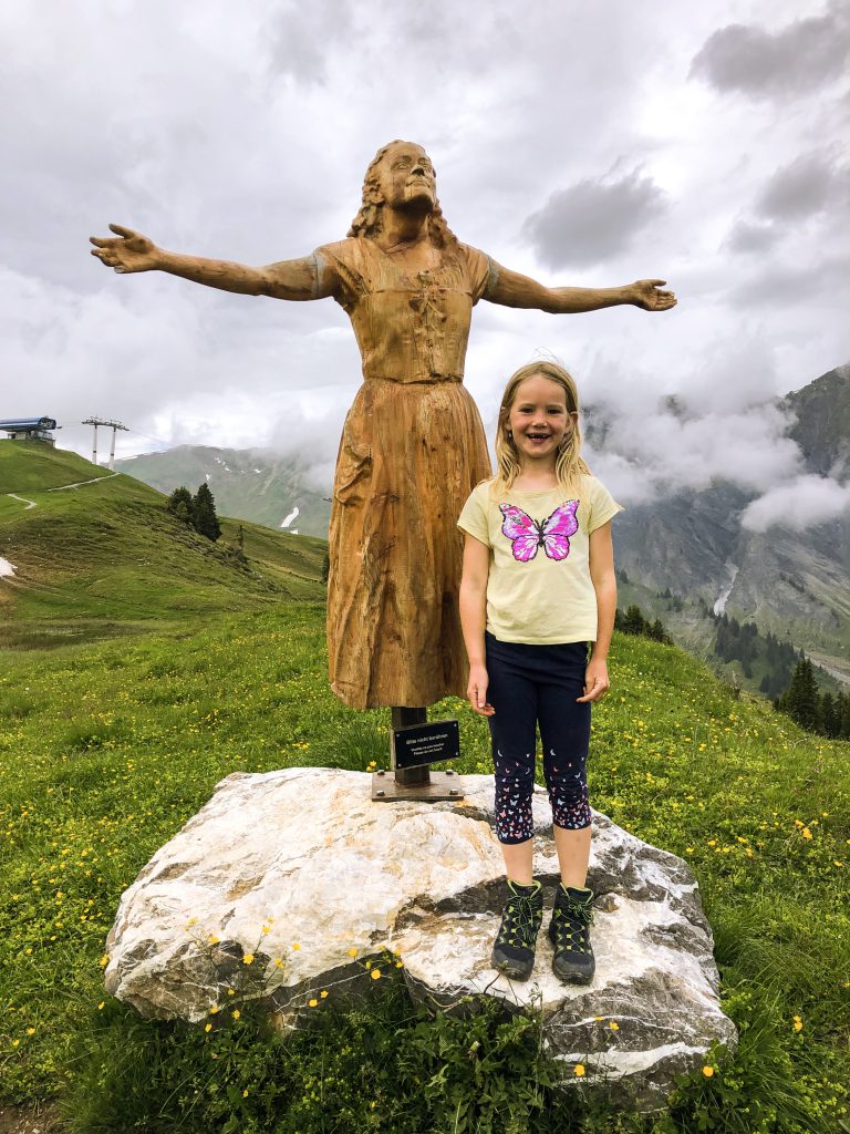 Vogel Lisi Skulptur Adelboden