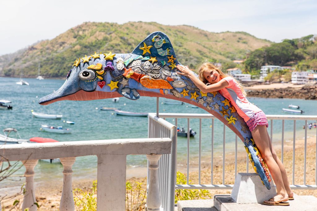 Lia mit Delfin, Insel Taboga, Panama City