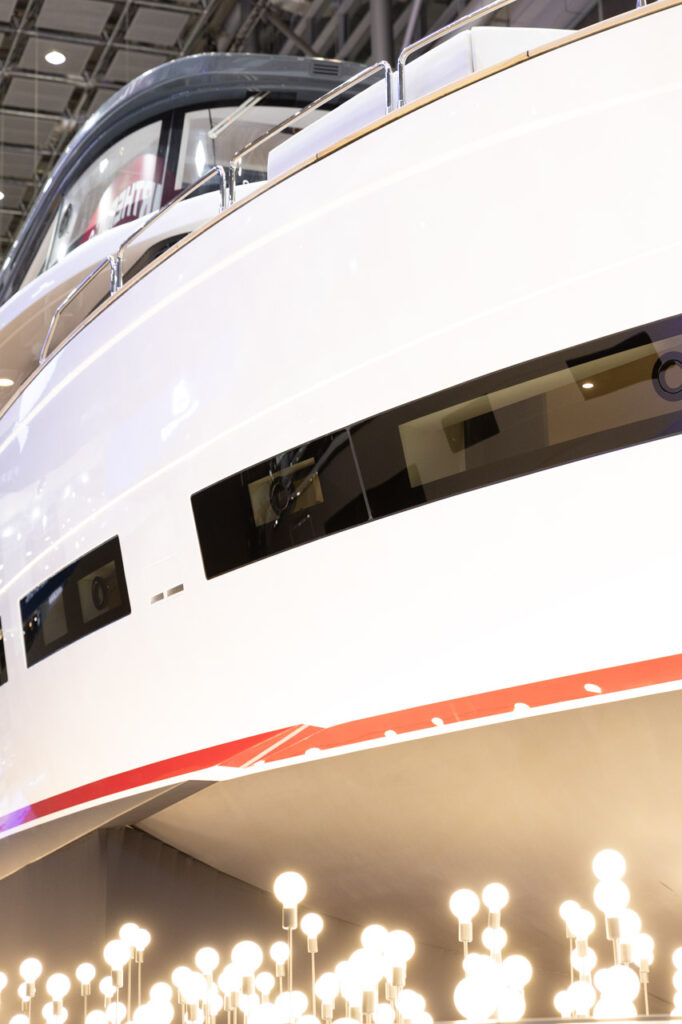 boot 2025 - Super-Yacht